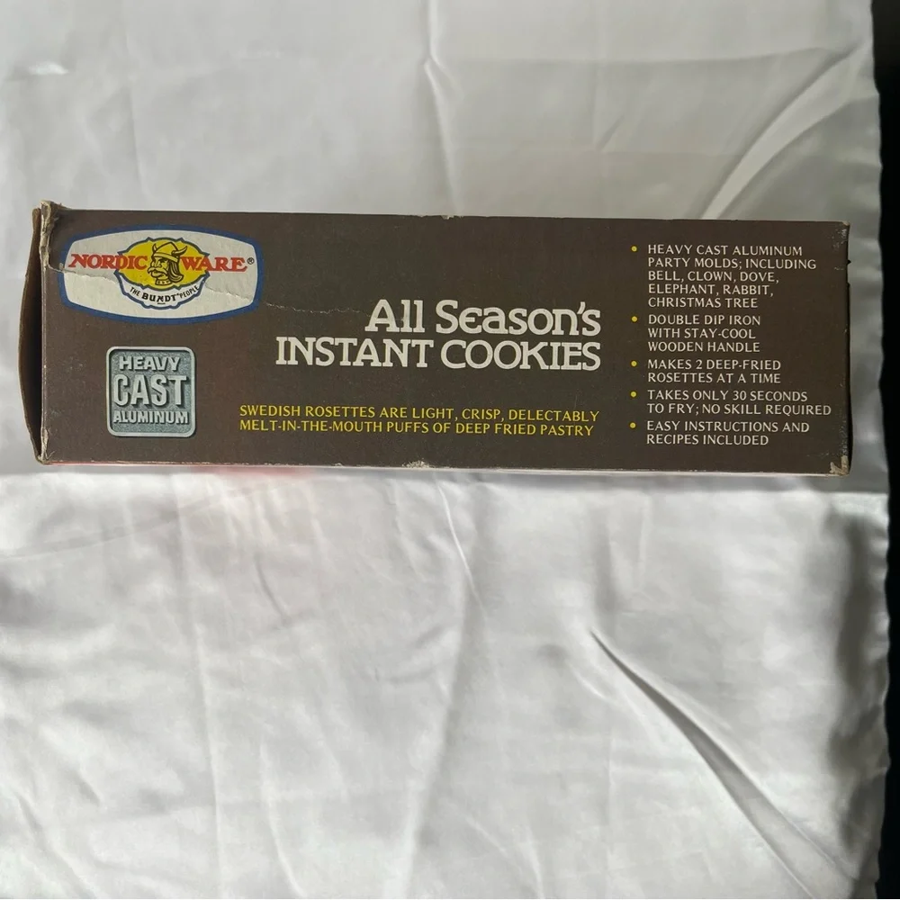 Vintage:‎ Nordic Ware • All Seasons Instant Cookies